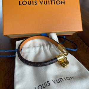 NEW LV heart charm bracelet